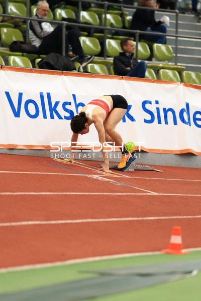 Athletin am Startblock