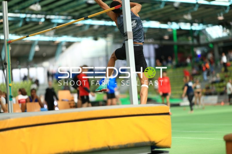 Stabhochsprung im Glaspalast