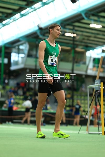 Athlet mit Startnummer 614 im Glaspalast