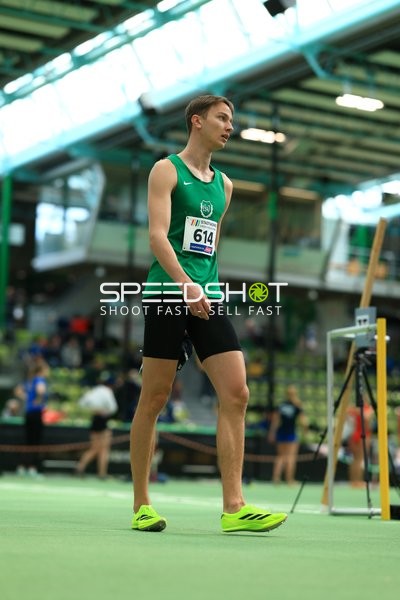 Athlet mit Startnummer 614 im Glaspalast