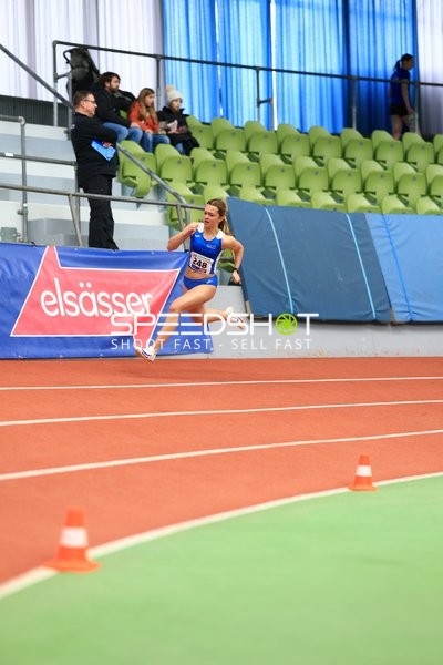 Athletin mit Startnummer 248 in Aktion