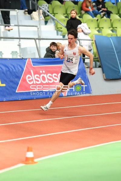 Weitsprung mit {null_356}