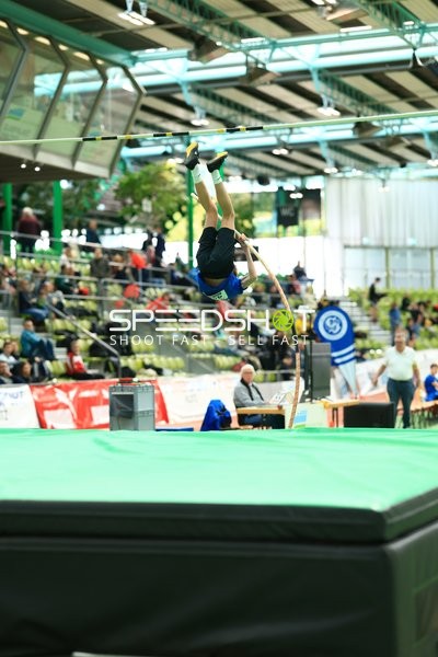 Stabhochsprung im Glaspalast