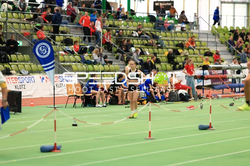 Athletin mit Startnummer 485 im Glaspalast