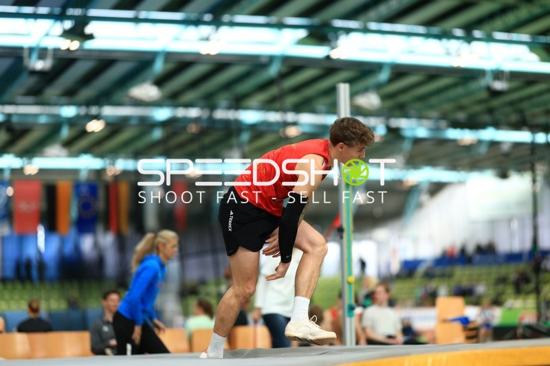 Hochsprung im Glaspalast