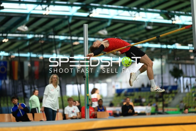 Hochsprung im Glaspalast