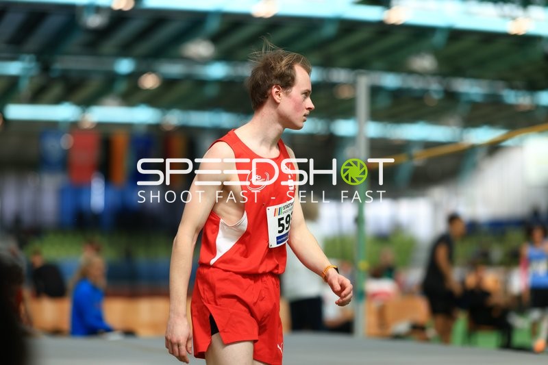 Athlet mit Startnummer 59 im Glaspalast