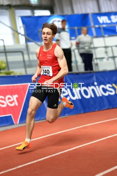 Athlet mit Startnummer 240 in Aktion