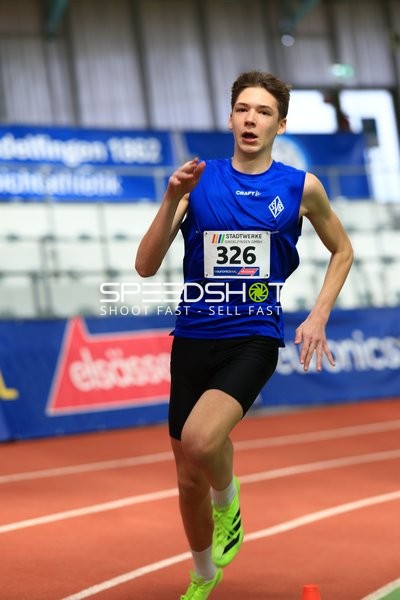 Athlet mit Startnummer 326 in Aktion