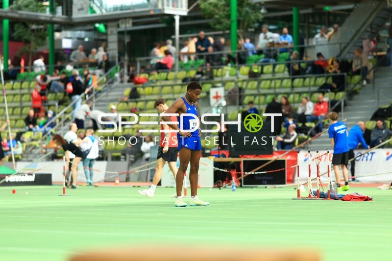 Athlet mit Startnummer 111 im Glaspalast