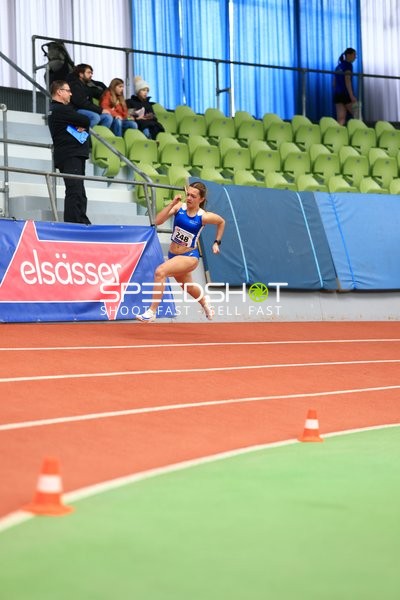 Athletin mit Startnummer 248 in Aktion