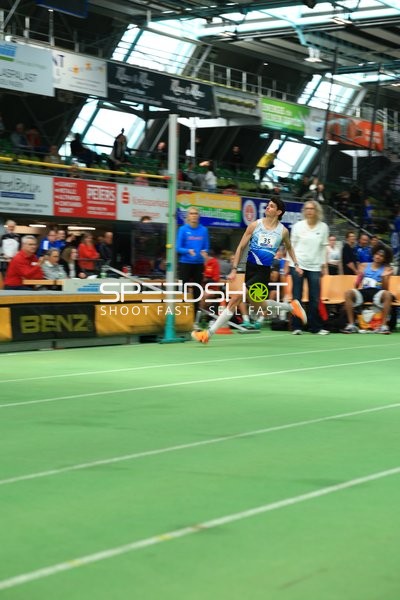 Athlet mit Startnummer 35 in Aktion