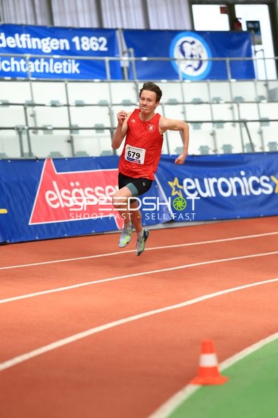 Athlet mit Startnummer 679 in Aktion