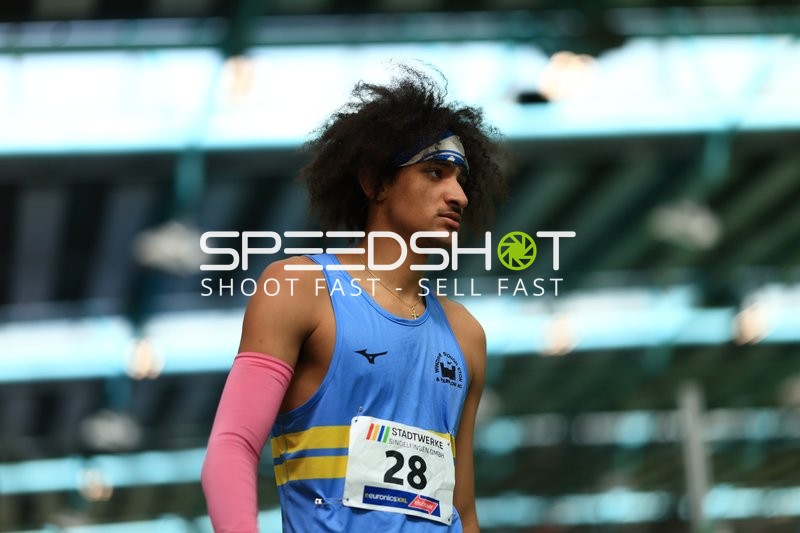 Athlet mit Startnummer 28 im Glaspalast