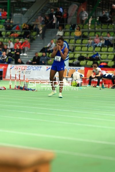 Athlet mit Startnummer 111 im Glaspalast