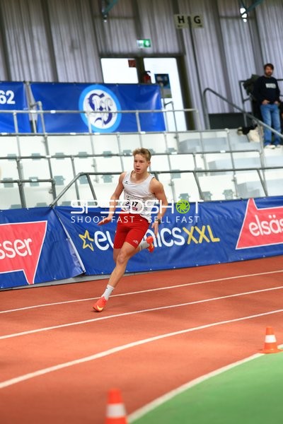 Athlet mit Startnummer 507 in Aktion