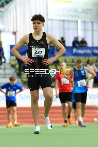 Athlet mit Startnummer 237 im Glaspalast