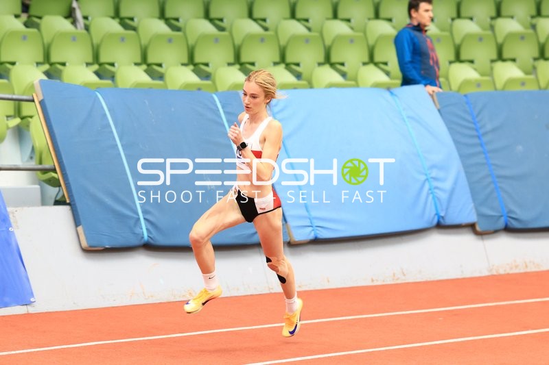 Athletin sprintet im Glaspalast