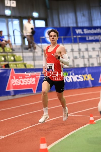 Athlet mit Startnummer 223 in Aktion