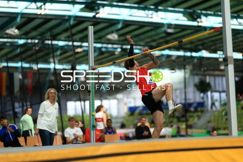 Startnummer 54 beim Hochsprung