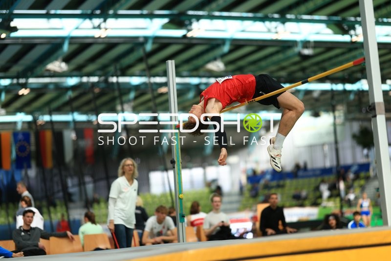 Hochsprung im Glaspalast