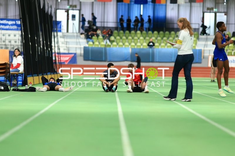 Athleten entspannen im Glaspalast