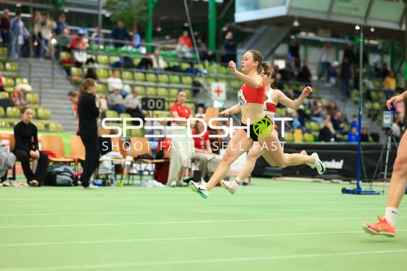 Athletin beim Weitsprung