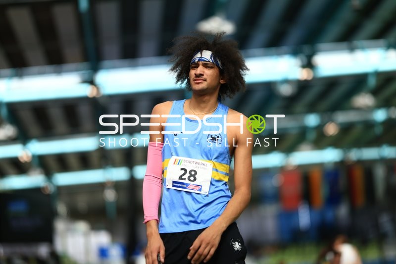 Athlet mit Startnummer 28 im Glaspalast