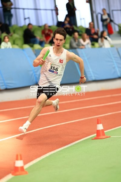 Athlet mit Startnummer 356 in Aktion