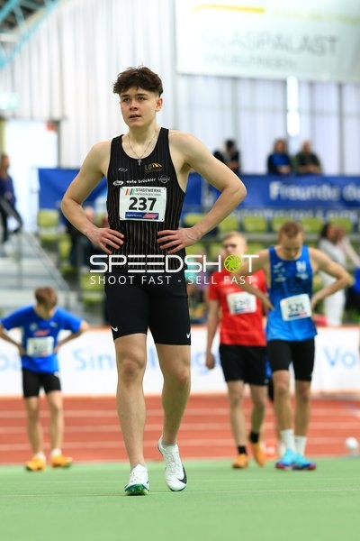 Athlet mit Startnummer 237 im Glaspalast