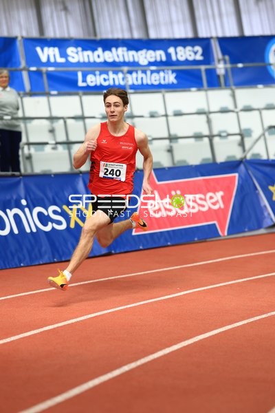 Athlet mit Startnummer 240 in Aktion