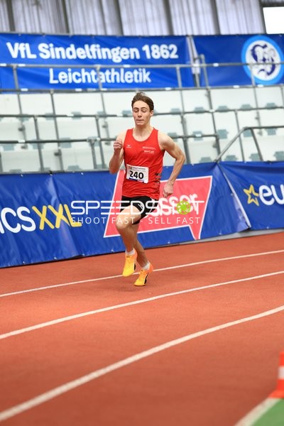 Athlet mit Startnummer 240 in Aktion