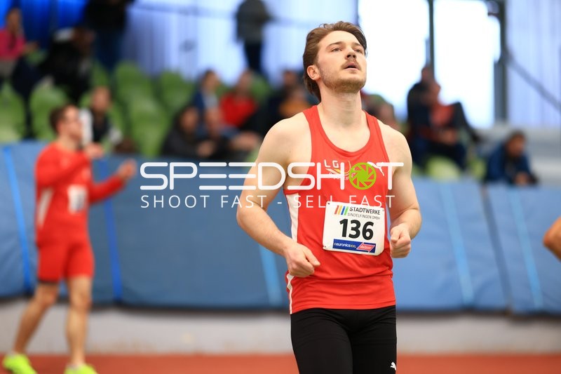 Athlet mit Startnummer 136 in Aktion