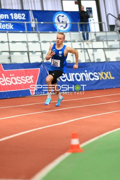 Athlet mit Startnummer 525 in Aktion