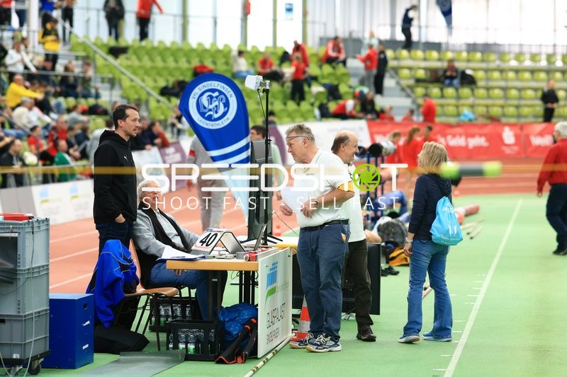 Offizielle im Glaspalast Sindelfingen