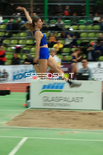 Athletin beim Weitsprung