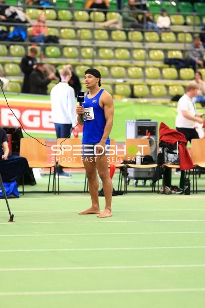 Athlet mit Startnummer 122 im Glaspalast