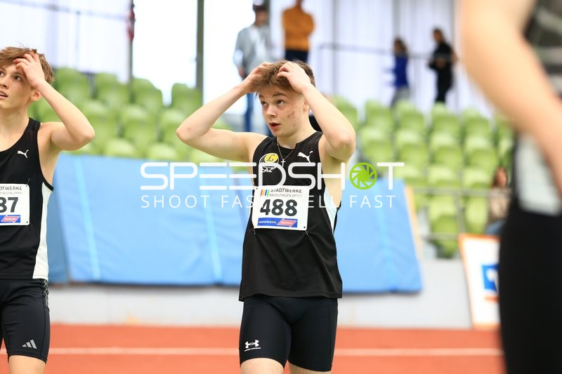 Athleten mit Startnummern 488 und 487