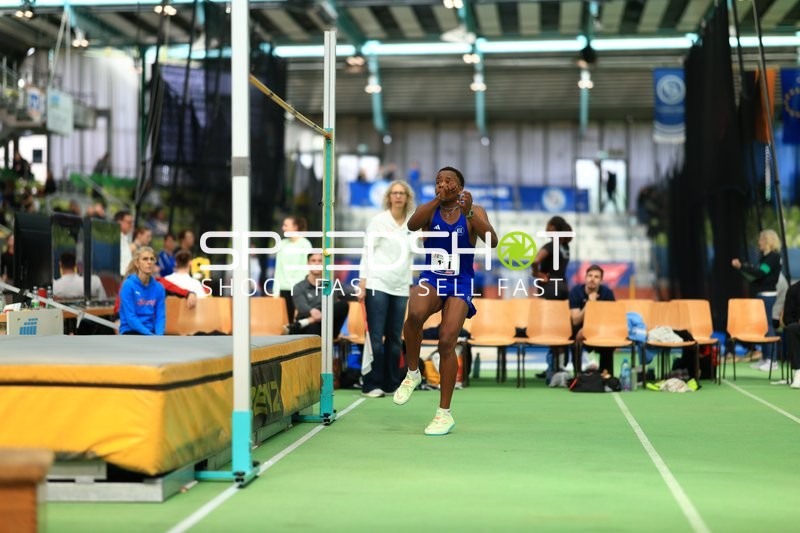 Startnummer 111 beim Hochsprung