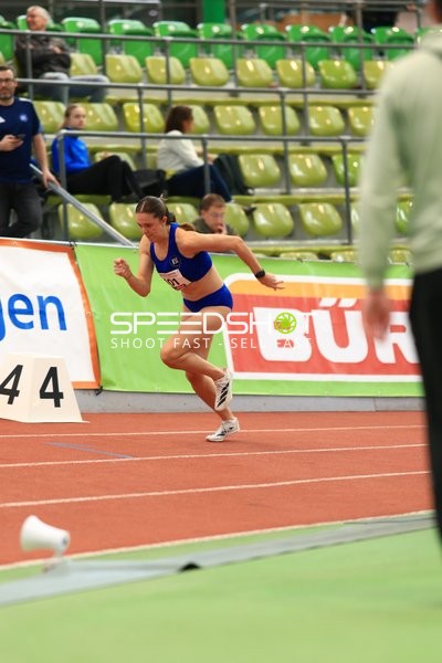 Athletin beim Weitsprung