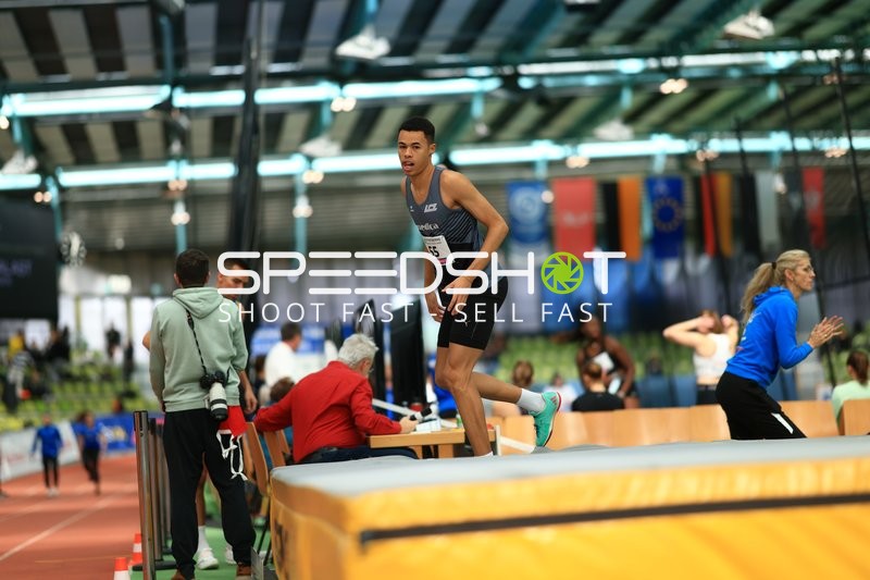 Athlet beim Hochsprung