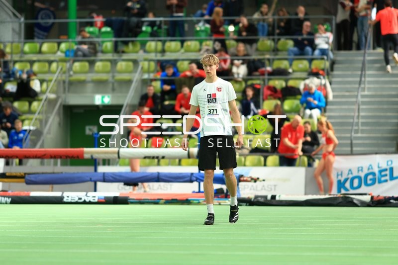 Athlet mit Startnummer 371