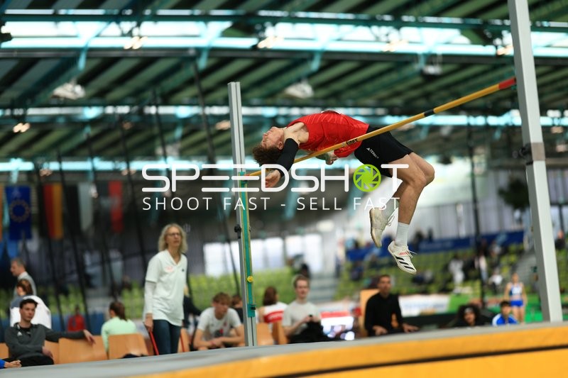 Hochsprung im Glaspalast