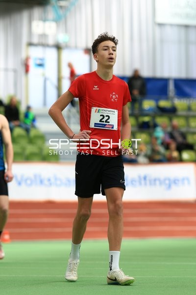 Athlet mit Startnummer 22 in Aktion