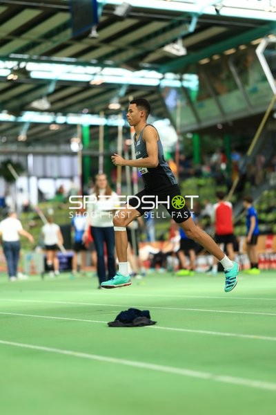 Athlet beim Weitsprung