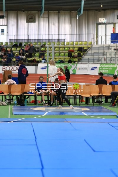 Athletin beim Aufwärmen im Glaspalast