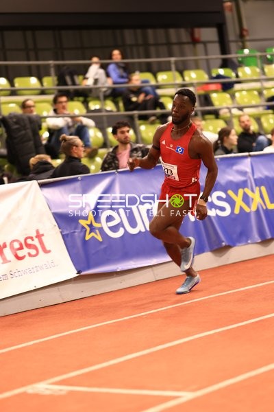 Athlet mit Startnummer 473 in Aktion