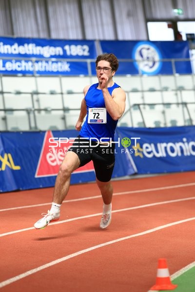 Athlet mit Startnummer 72 in Aktion