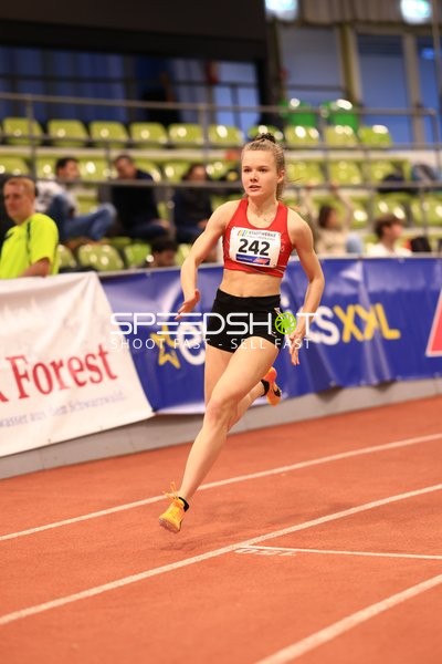 Startnummer 242 beim Weitsprung