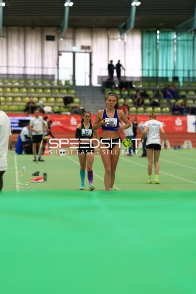 Athletinnen mit Startnummern 89 und 57